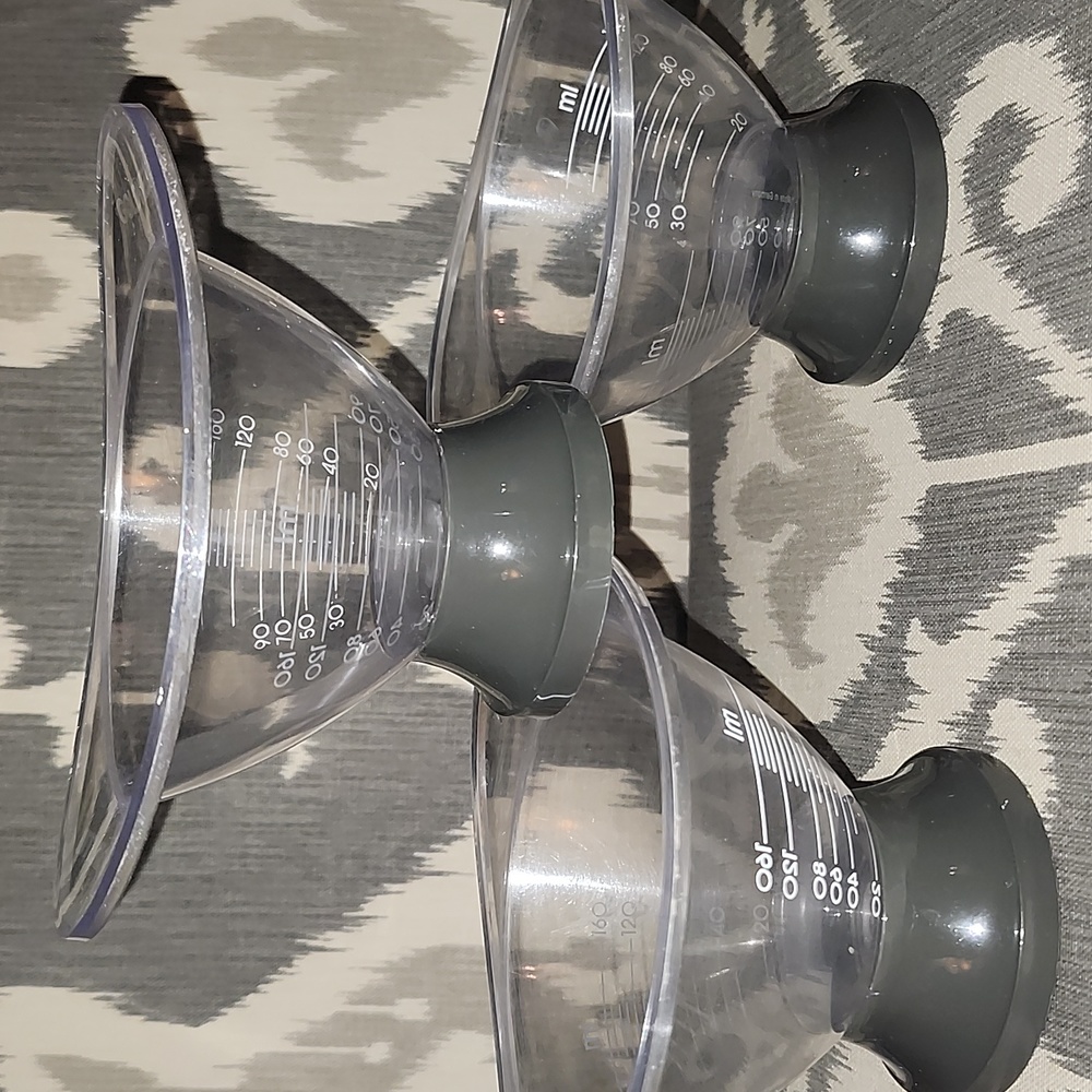 3 goldwell color bowls